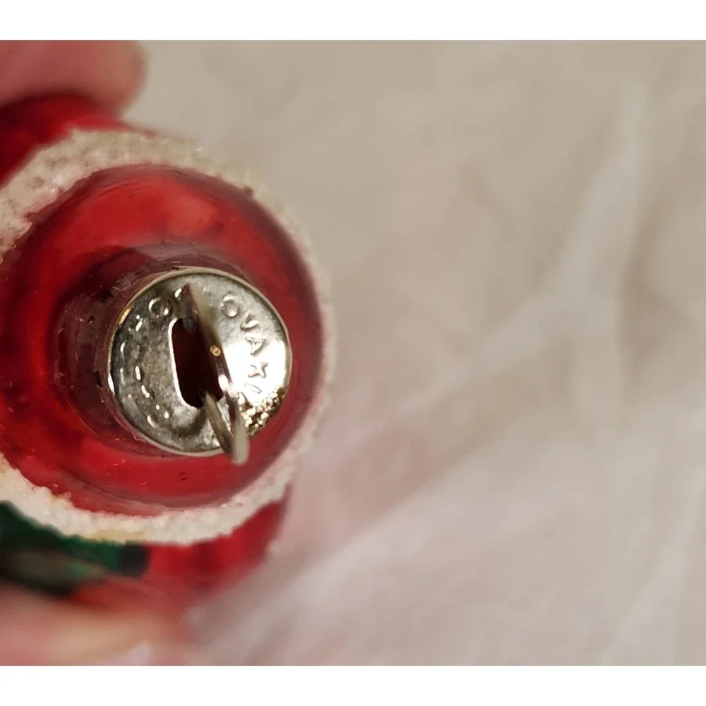 N/A vintage ornament
